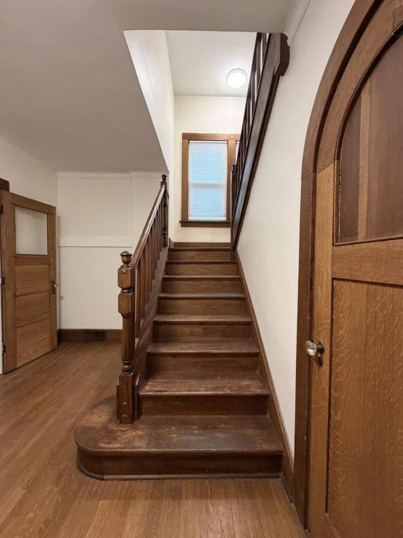 245 Edgerton St - Photo 4 of 17