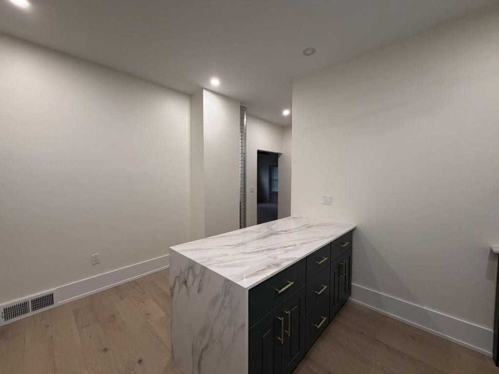 245 Edgerton St - Photo 2 of 12