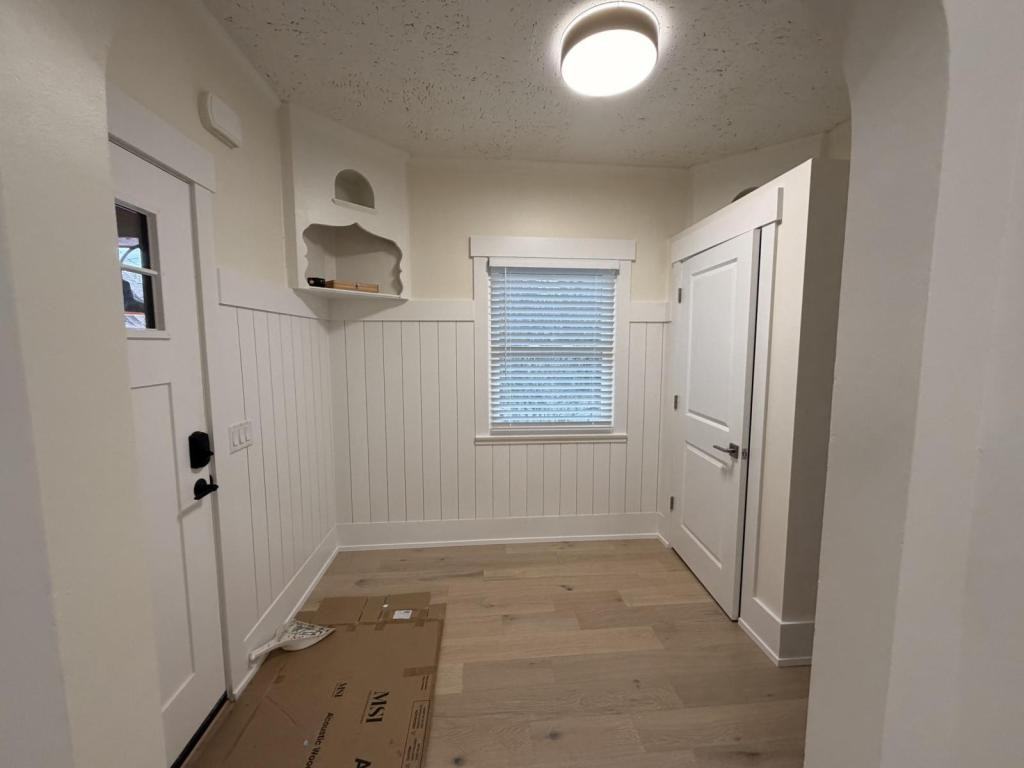 245 Edgerton St - Photo 3 of 12