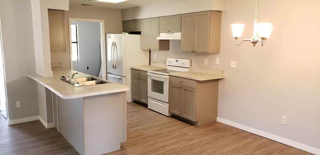 2100 S Deleon Ave - Photo 3 of 14