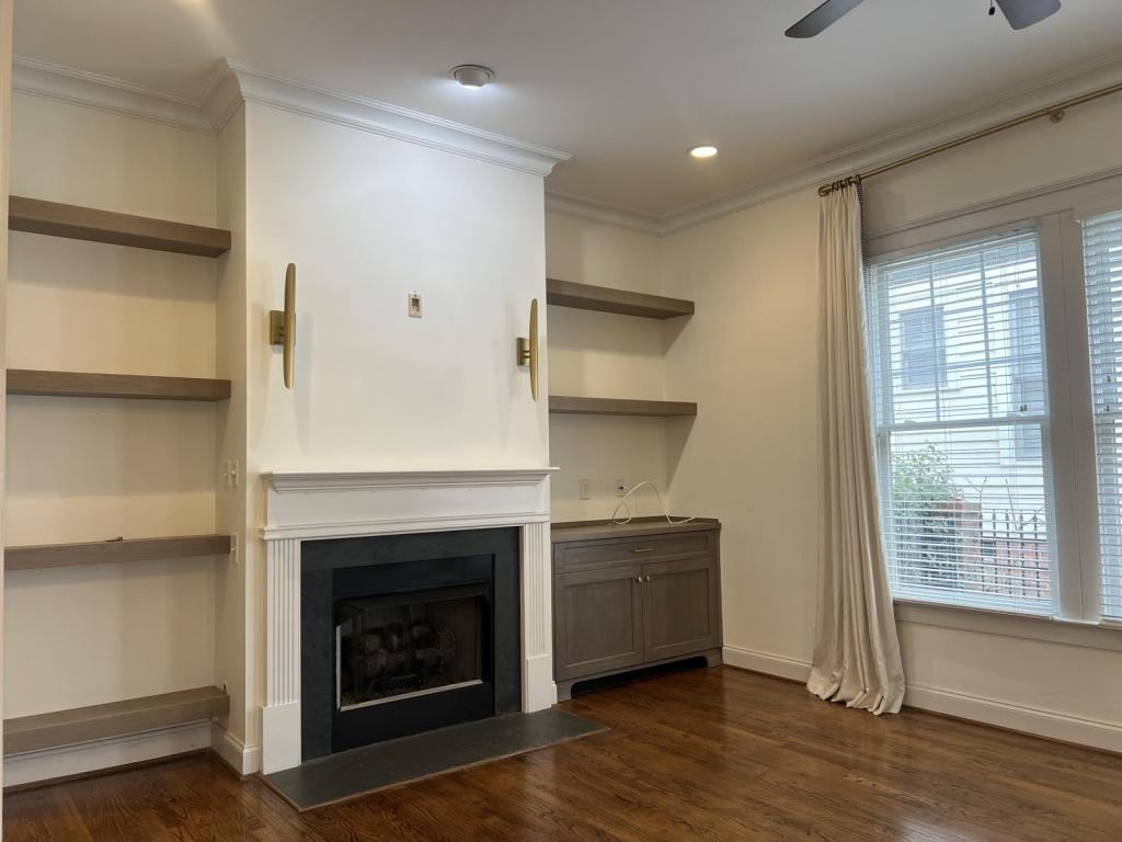 711 E 9th St - Photo 2 of 32