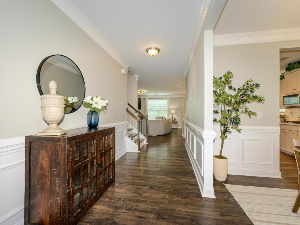 3009 Lydney Cir - Photo 3 of 37