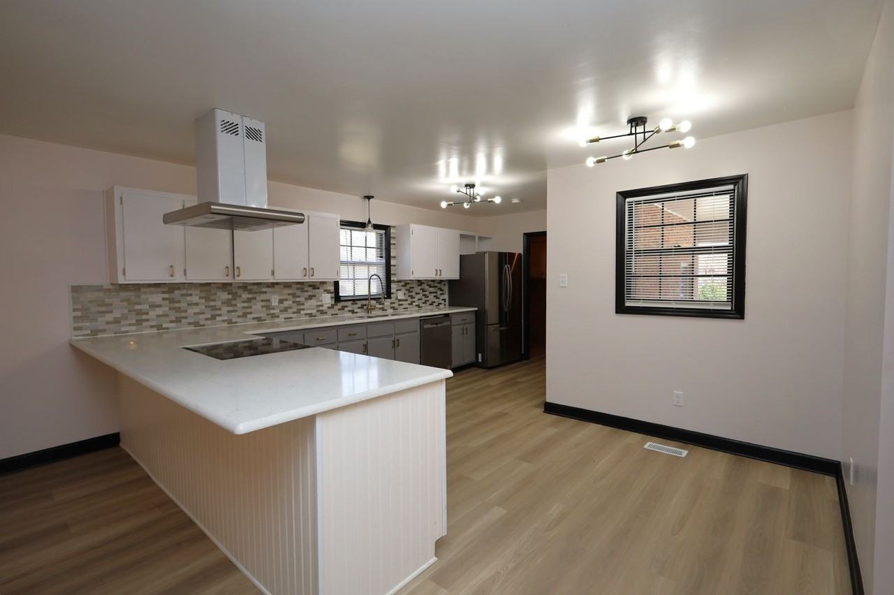 4018 N Oak Street Ext - Photo 5 of 15