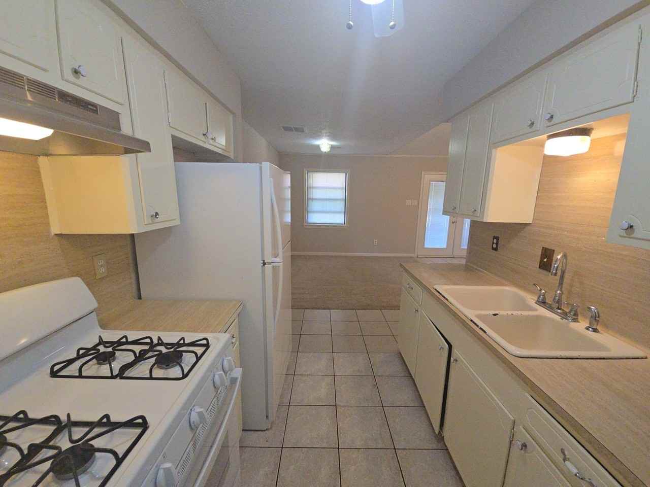 618 Overbluff St - Photo 2 of 21