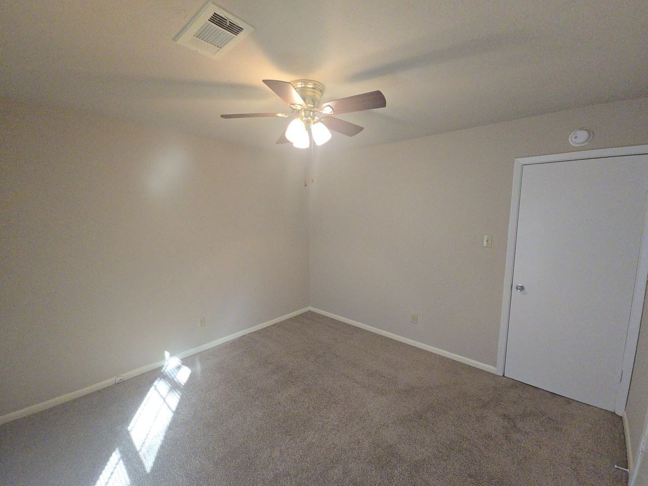 618 Overbluff St - Photo 6 of 21