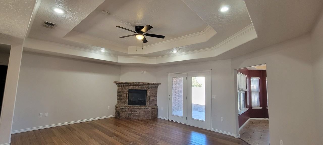 2125 Hayes - Photo 5 of 29