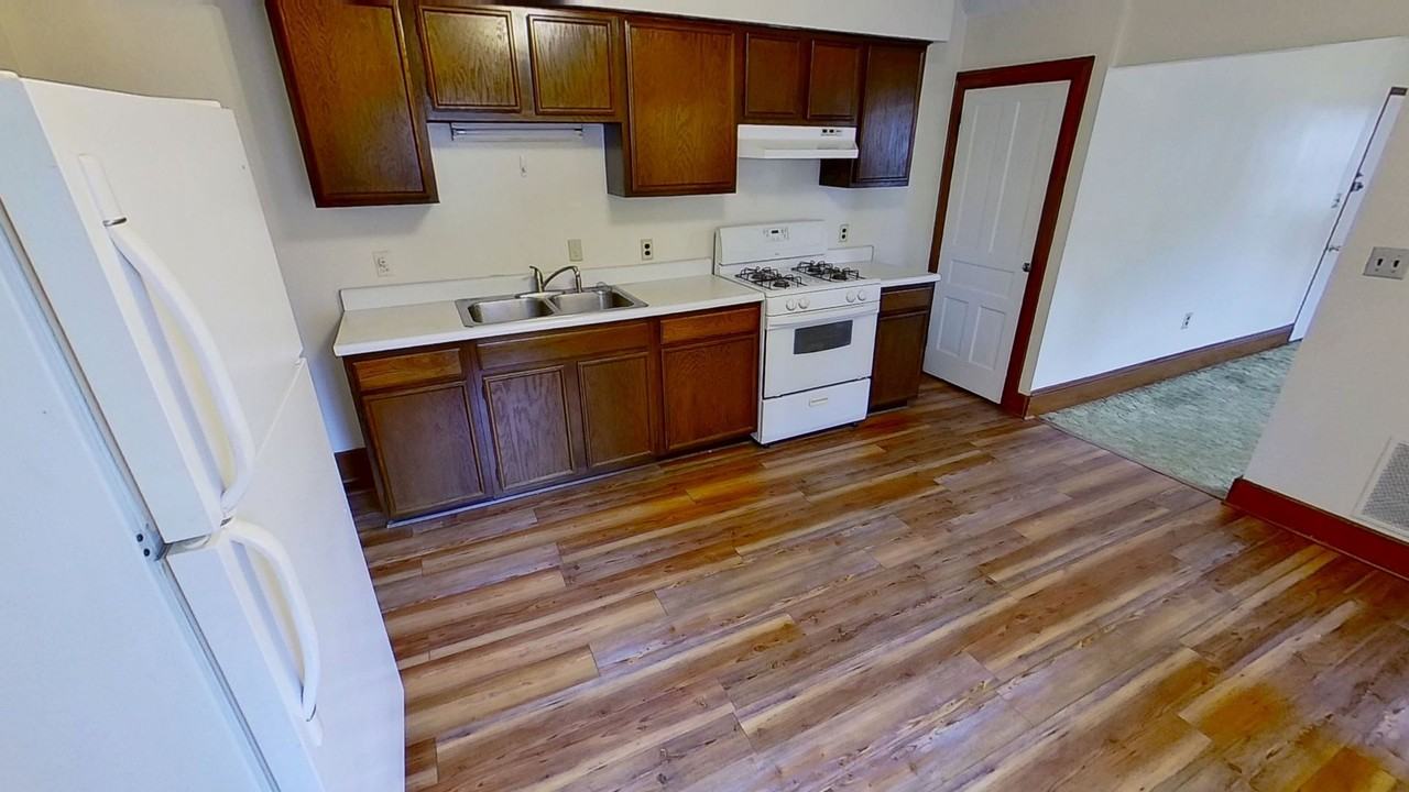 127 Hanover St Apt 2nd - Photo 2 of 5