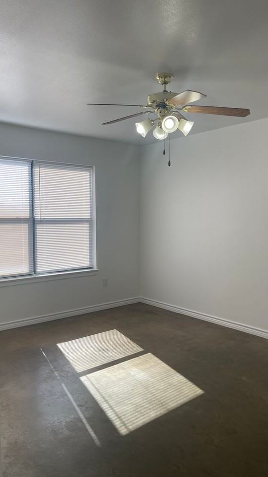 607 Pleasant Ln - Photo 3 of 13