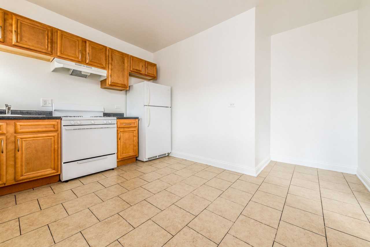 8000 S Paulina 1701 - Photo 7 of 22