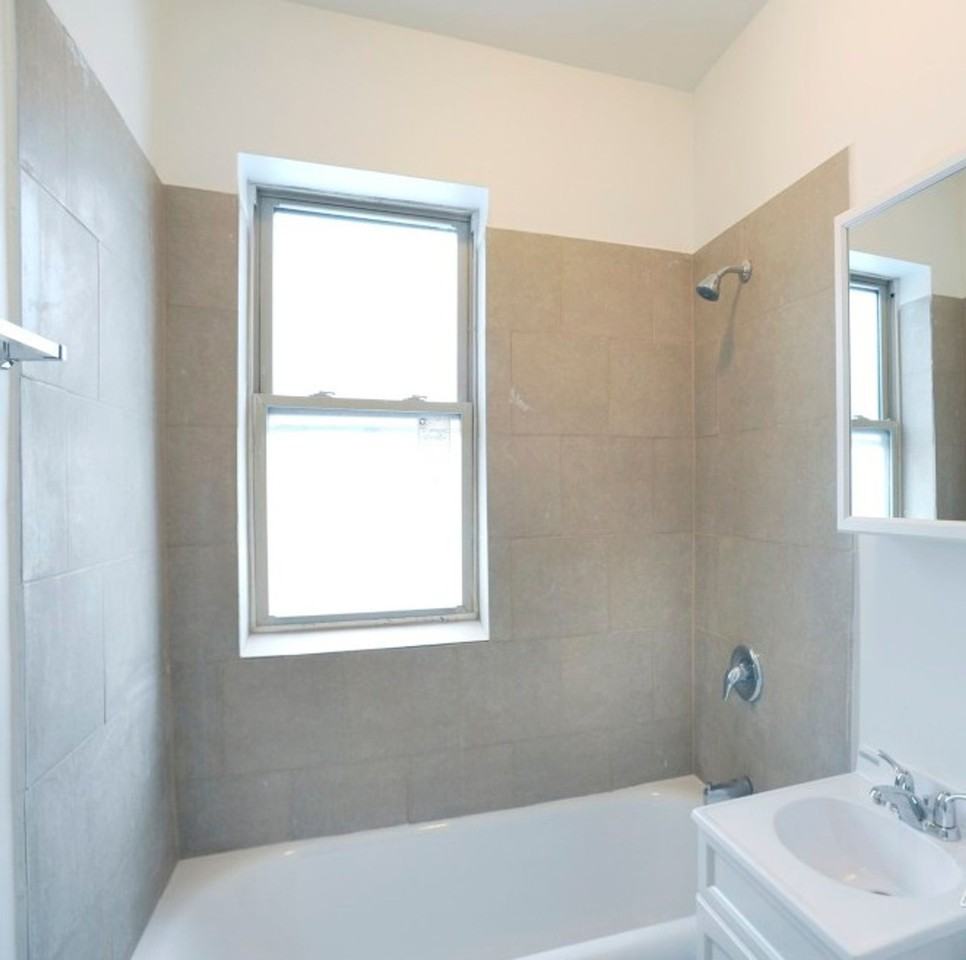 1108 E 82nd St Chicago, IL 60619 - Photo 2 of 15
