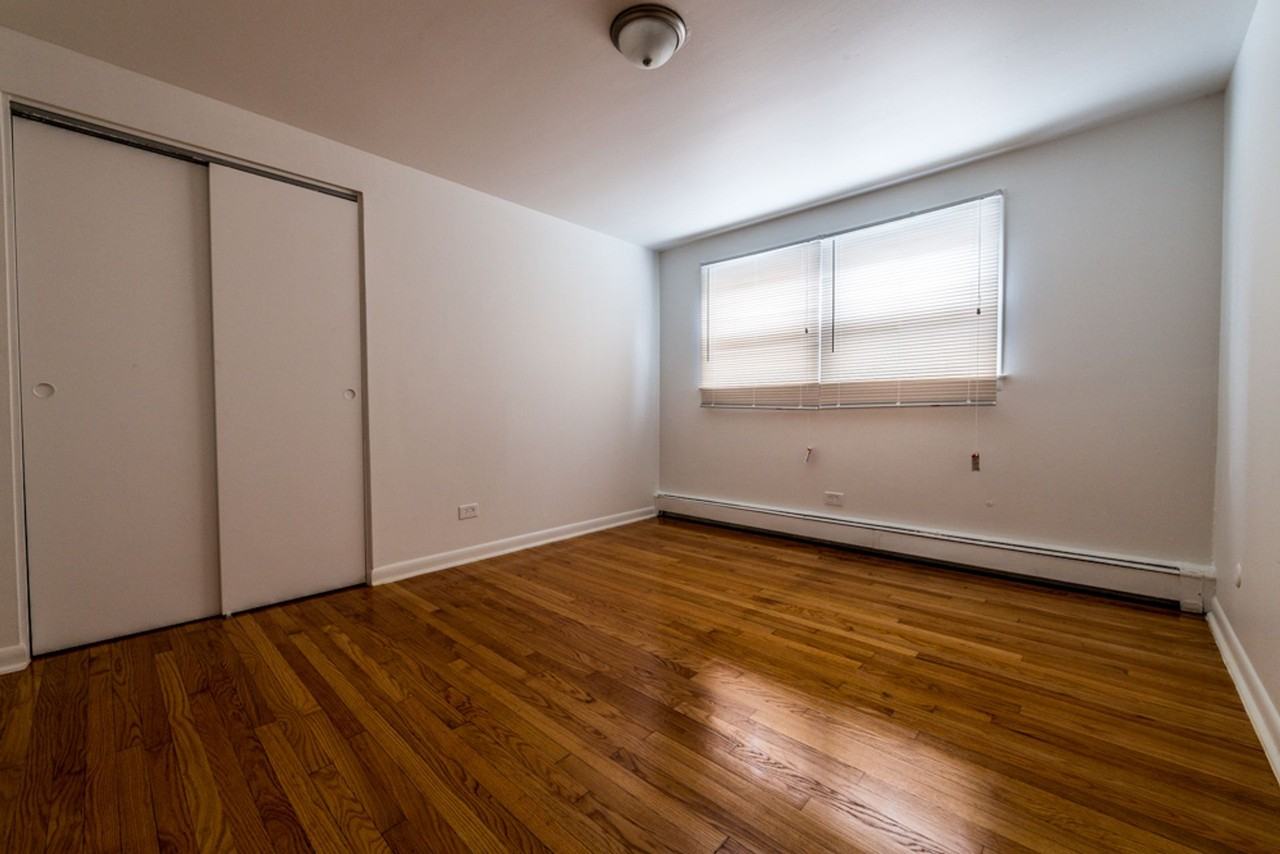 7927 S Ellis - Photo 5 of 15