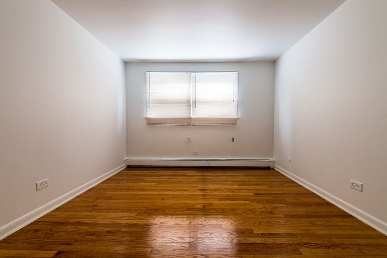 7927 S Ellis - Photo 6 of 15