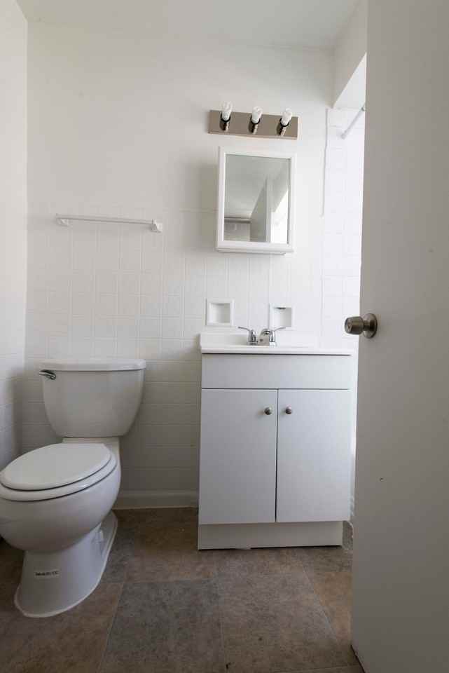 8640 S Ingleside Ave Chicago, IL 60619 - Photo 7 of 8