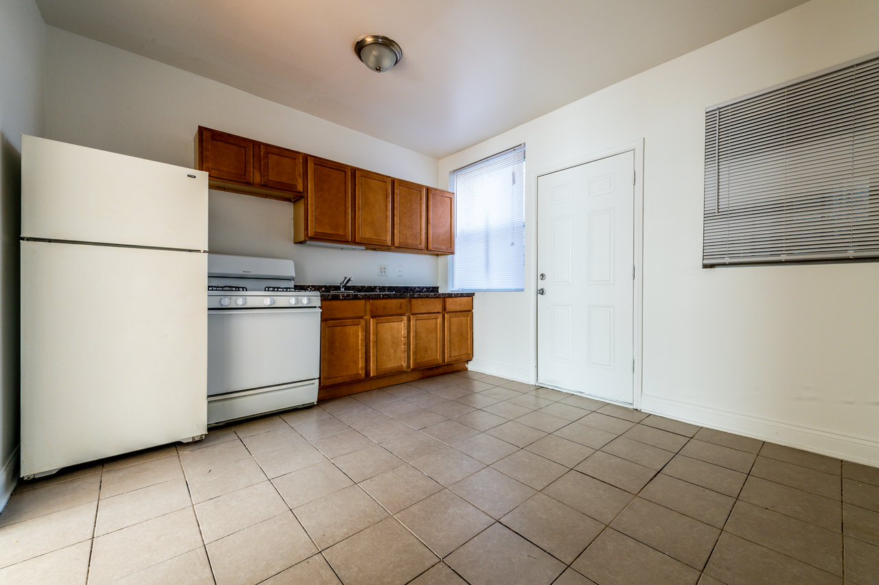 8000-12 S Maryland Ave Chicago, IL 60619 - Photo 4 of 18