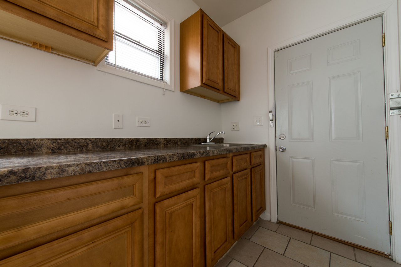 8148-56 S Ingleside 914-918 E 82nd St Chicago, IL 60619 - Photo 5 of 13