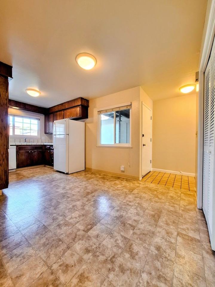 3072 Walgrove Way - Photo 2 of 40