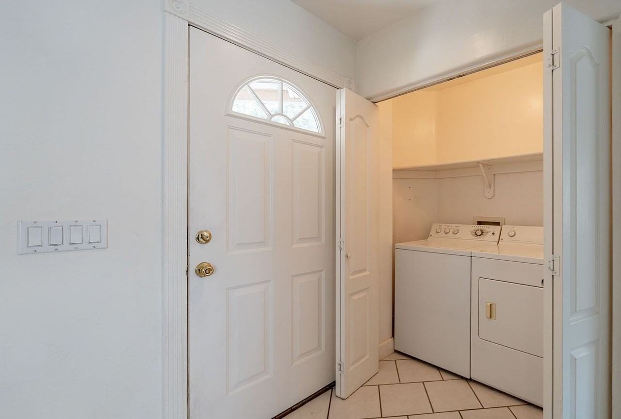 2106 N. Mountain Ave. - Photo 5 of 34