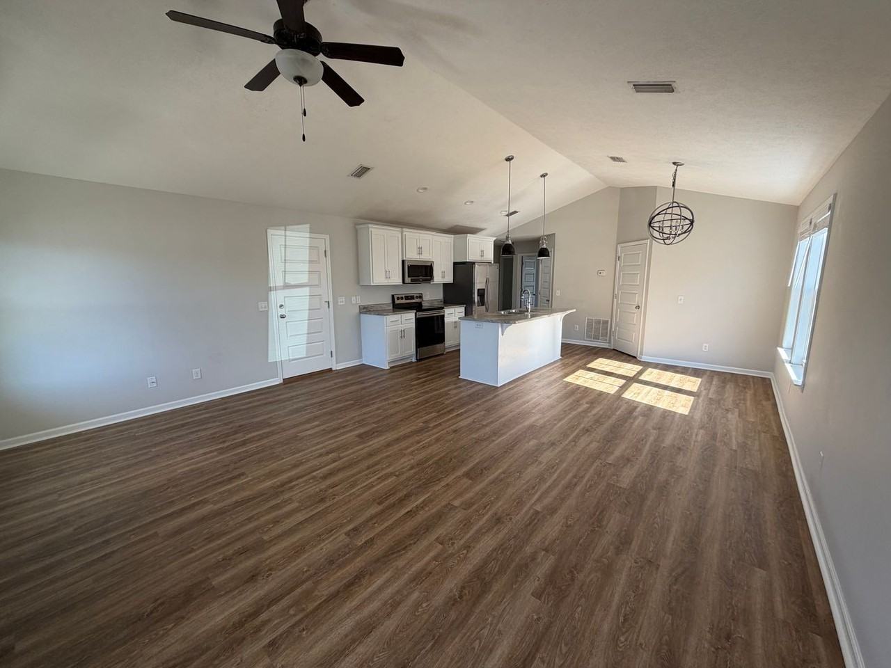 2613 Katie Marie Ln - Photo 2 of 8