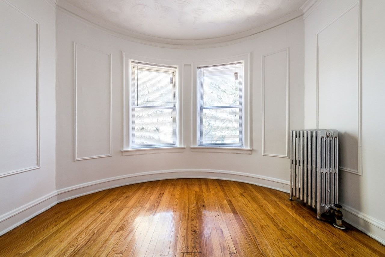 7939 S Dobson Ave Chicago, IL 60619 - Photo 2 of 8