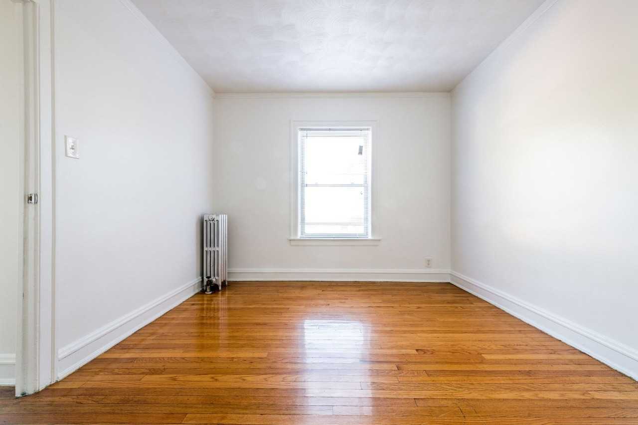 7939 S Dobson Ave Chicago, IL 60619 - Photo 4 of 8