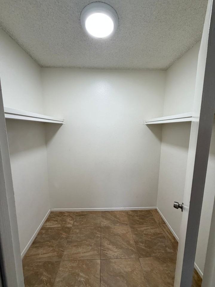 3139 Quartz Ln - Photo 7 of 9