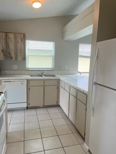 1512 Ne 16th Ter - Photo 2 of 11