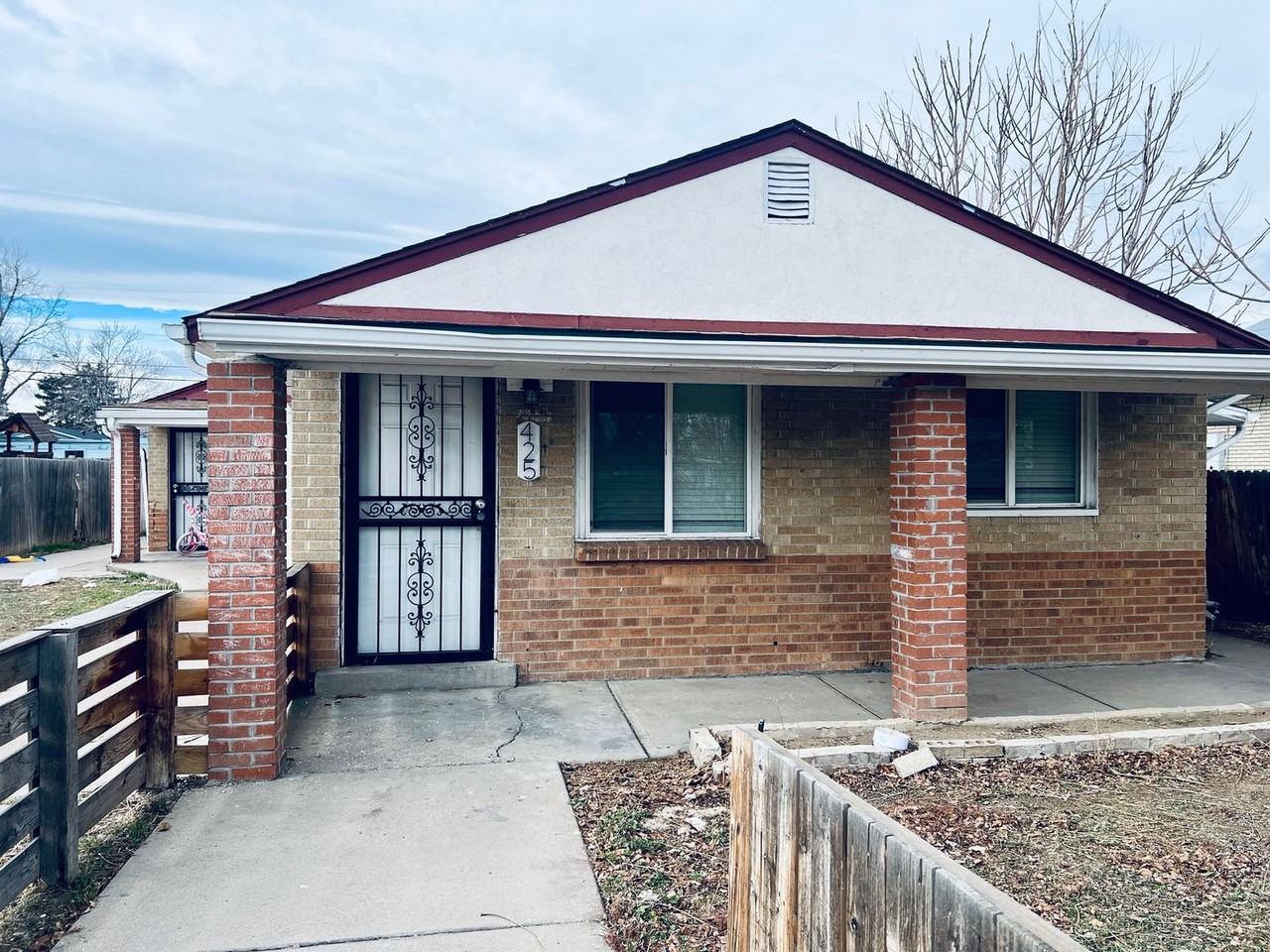 425 S Raleigh St - Photo 2 of 12