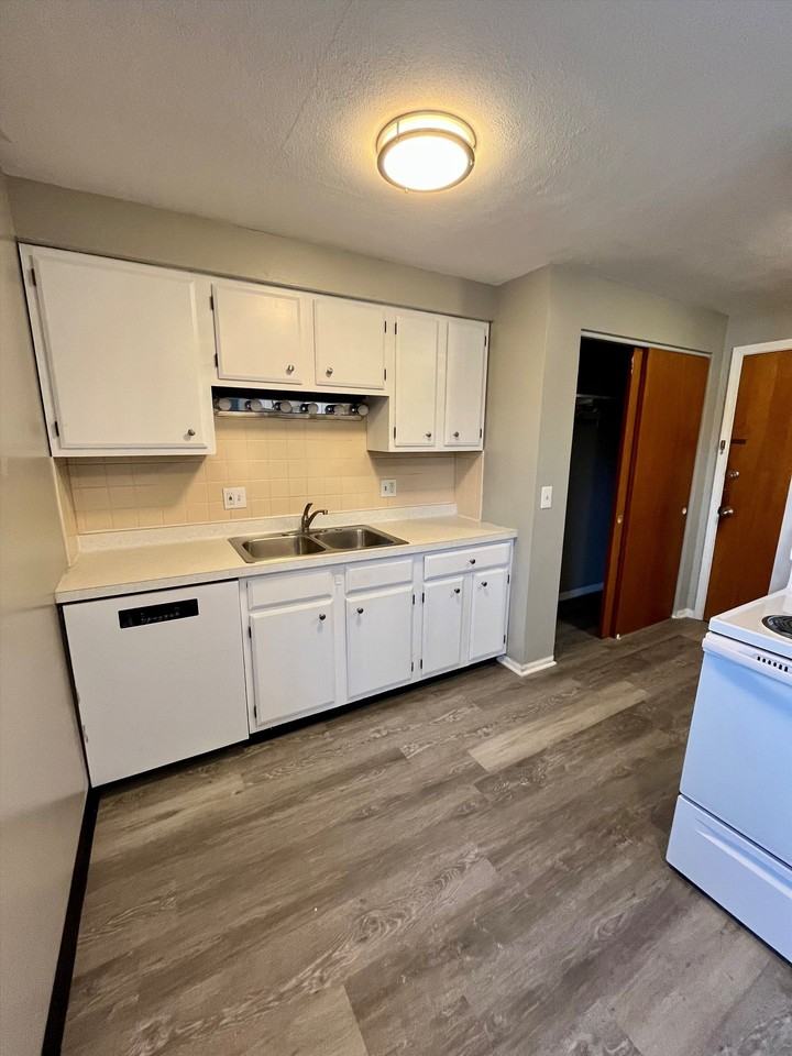 Willow View - Photo 3 of 11