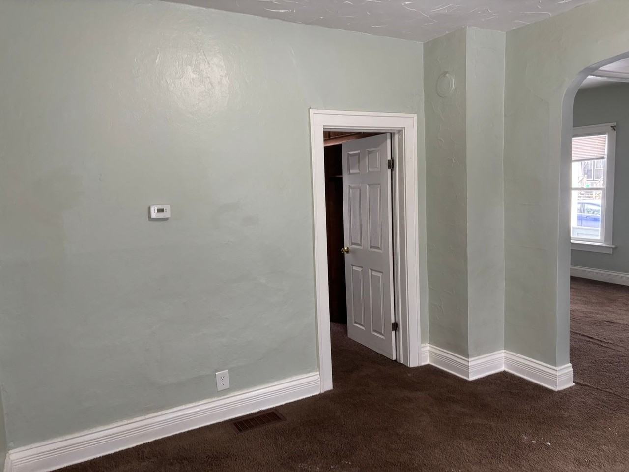 623 Valleywood Dr - Photo 2 of 14