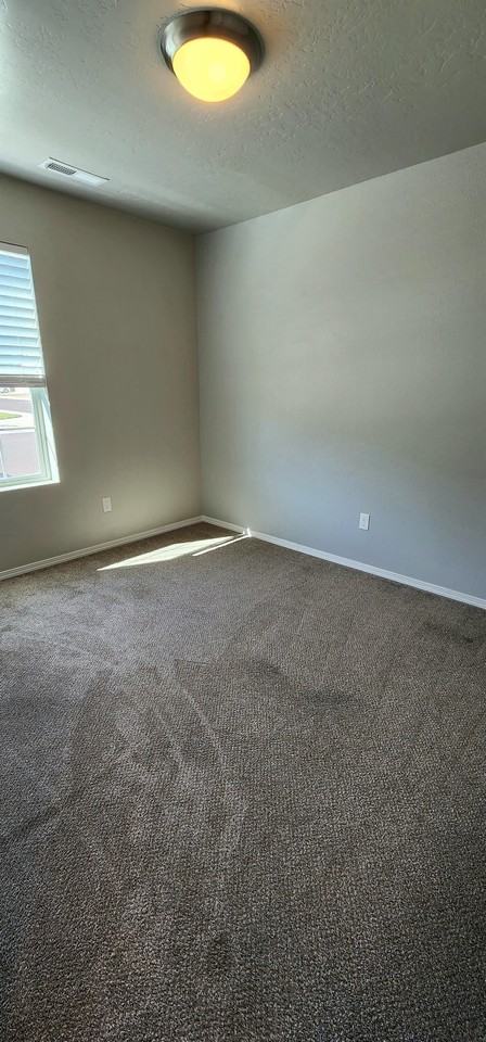 2316 N Mountain Ash Ave - Photo 2 of 15