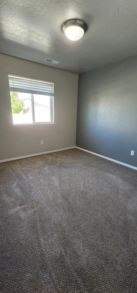 2316 N Mountain Ash Ave - Photo 3 of 15