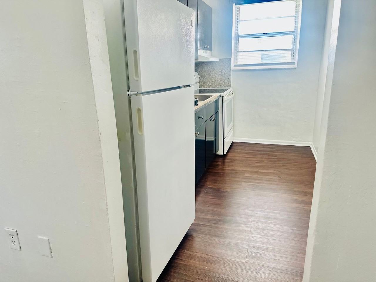 1801 Nw 2nd Ct - Photo 2 of 8