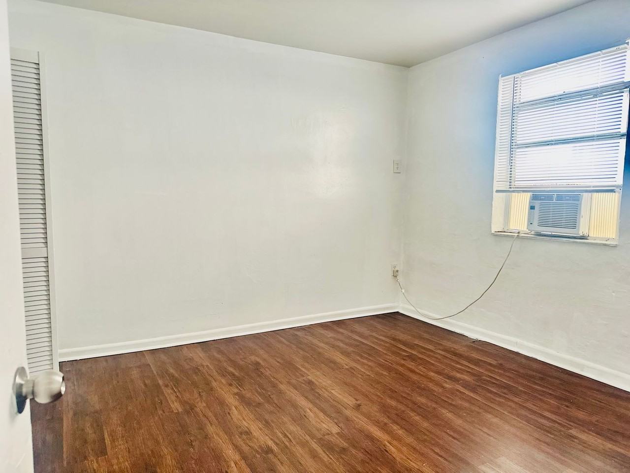 1801 Nw 2nd Ct - Photo 5 of 8