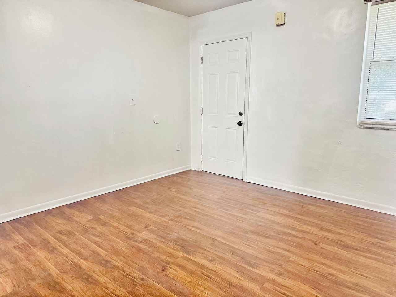 1801 Nw 2nd Ct - Photo 6 of 8