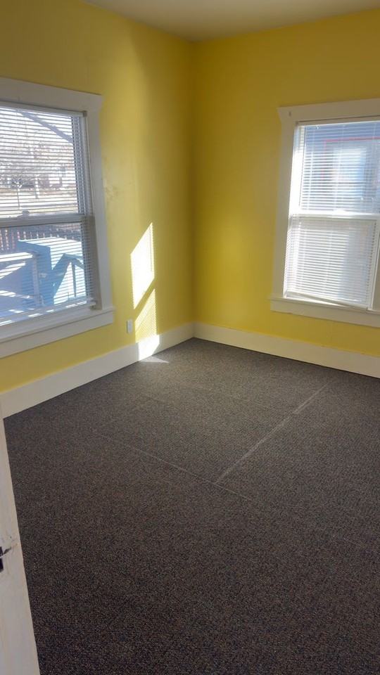 1001 Gunnison Ave - Photo 4 of 14