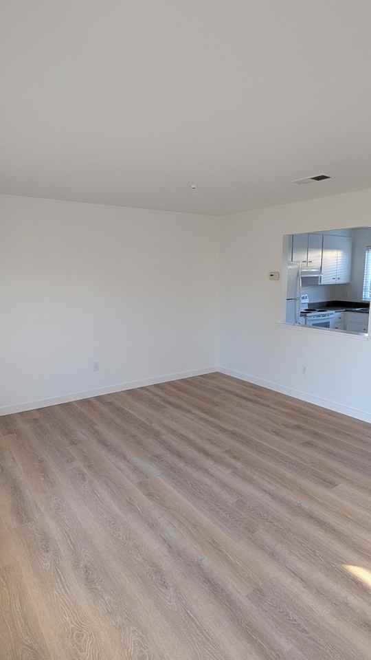 415 1st St #F - Photo 2 of 21