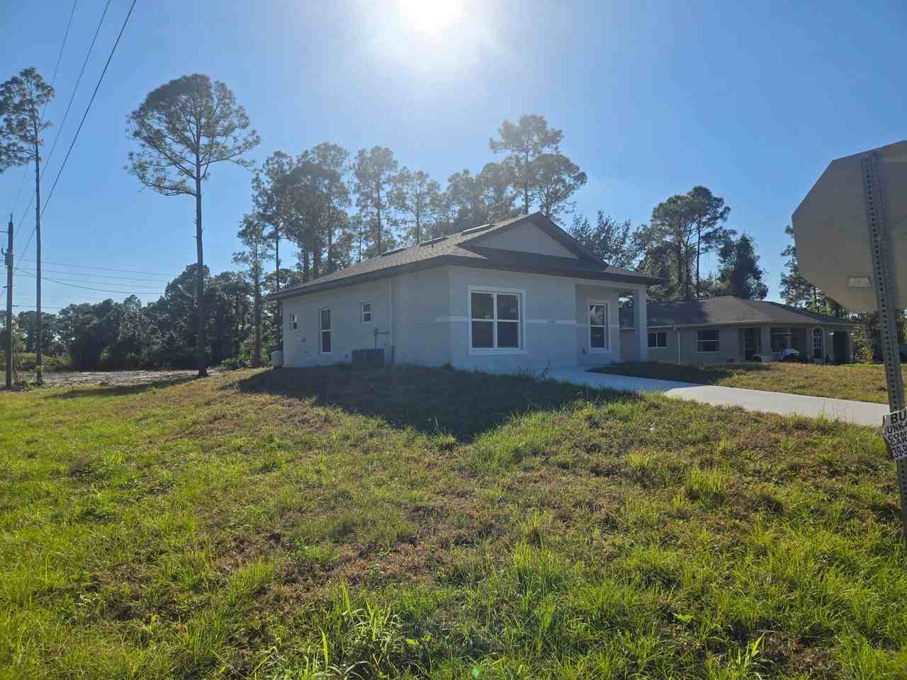 3301 69th St W - Photo 4 of 14