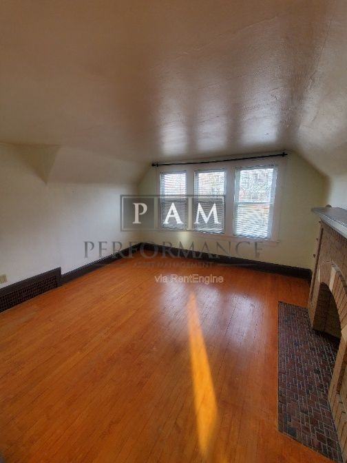 1114 16th Ave #B - Photo 4 of 16