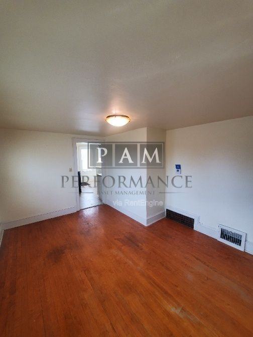 1114 16th Ave #B - Photo 6 of 16