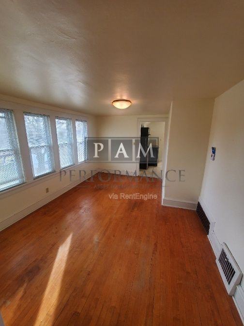 1114 16th Ave #B - Photo 7 of 16