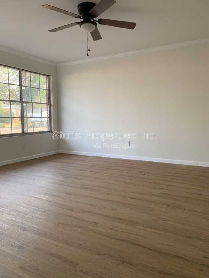 927 Sherrod Ave #3 - Photo 2 of 5