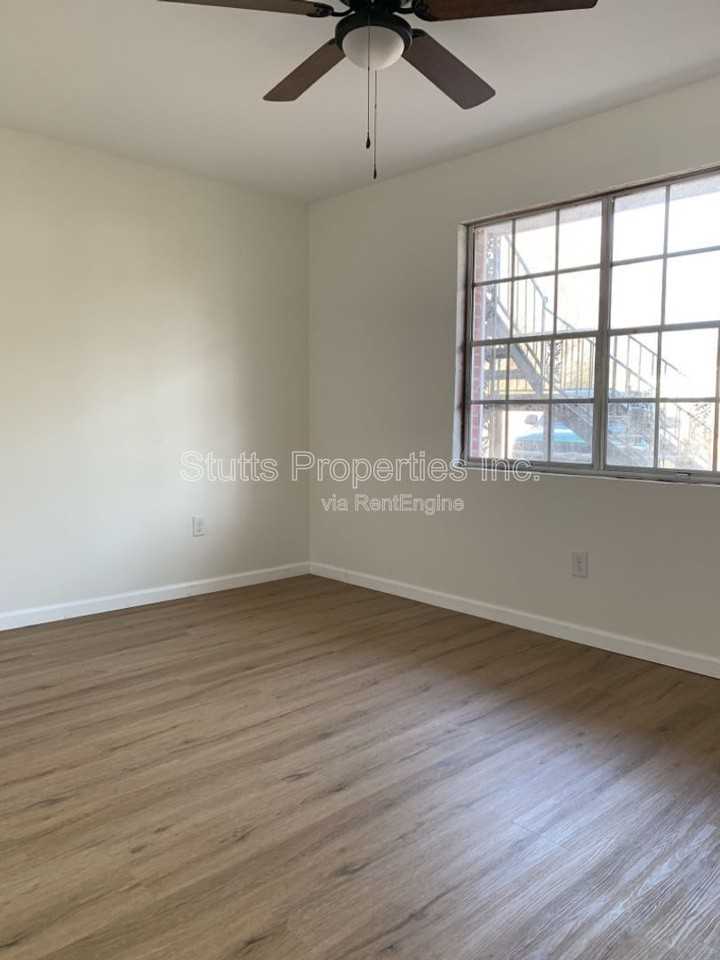 927 Sherrod Ave #3 - Photo 3 of 5