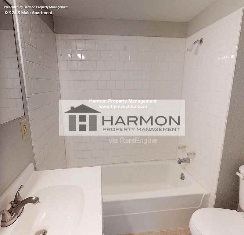 925 S Main St #2 - Photo 3 of 5