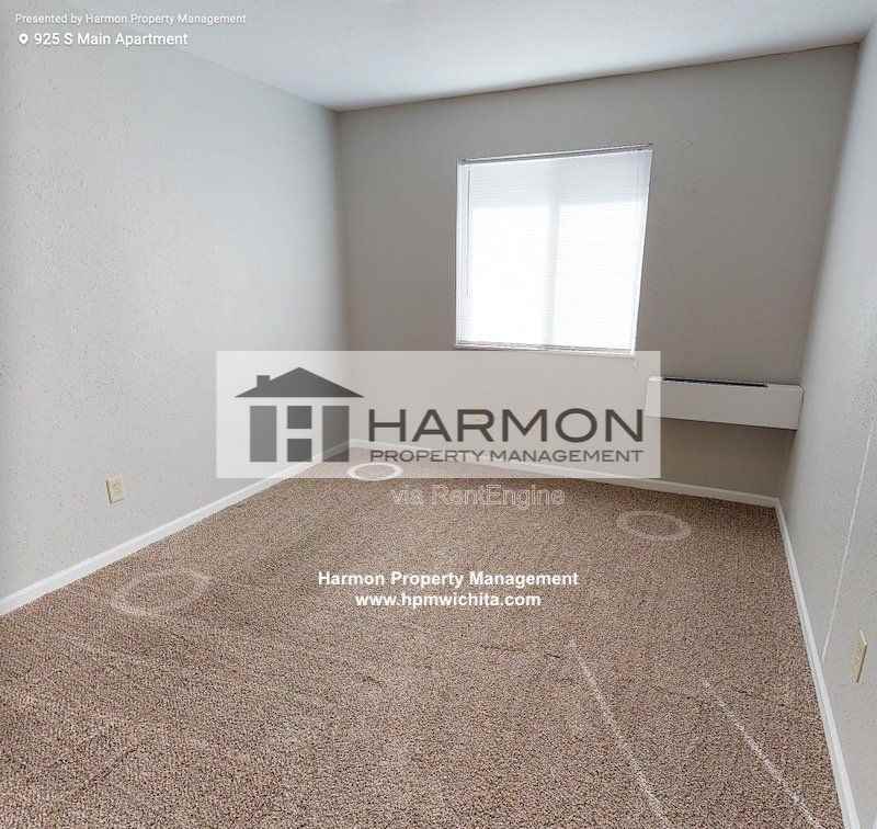 925 S Main St #2 - Photo 4 of 5