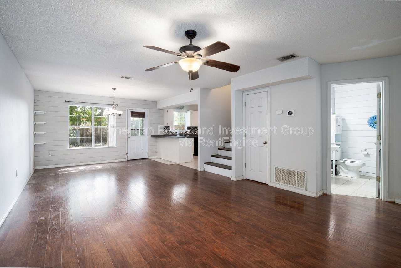 426 Corvet St #3 - Photo 3 of 17