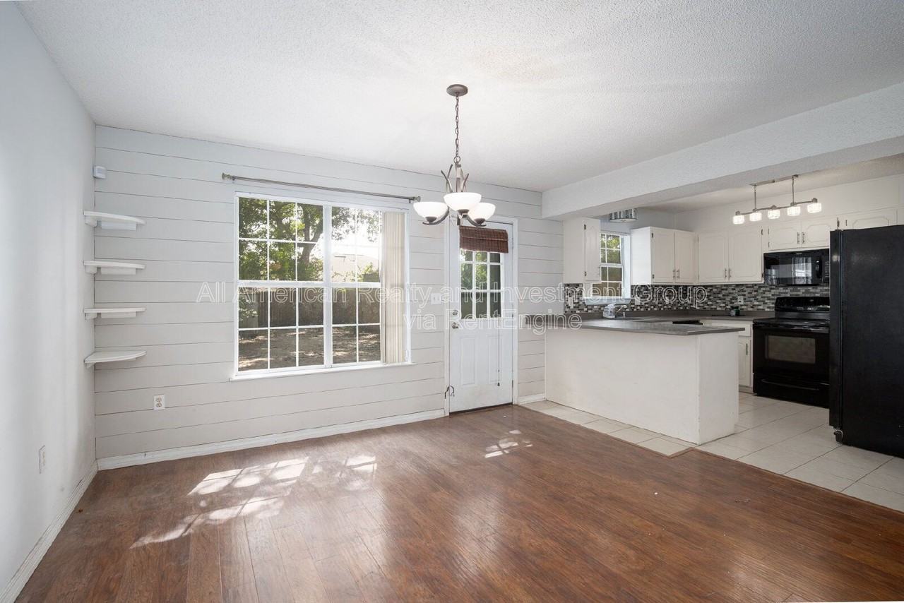 426 Corvet St #3 - Photo 4 of 17