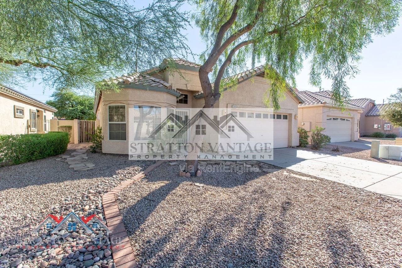 1015 E Brentrup Dr - Photo 3 of 44