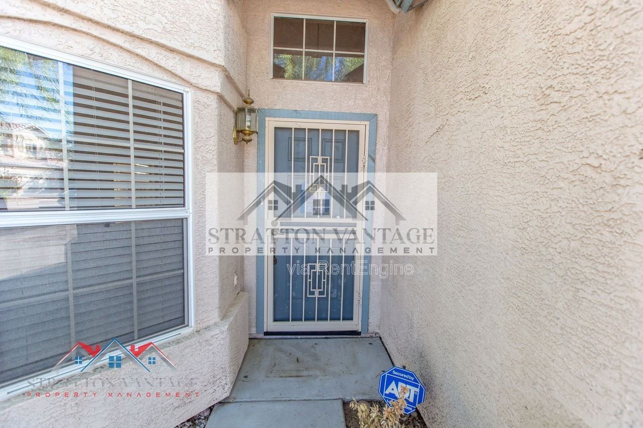 1015 E Brentrup Dr - Photo 6 of 44