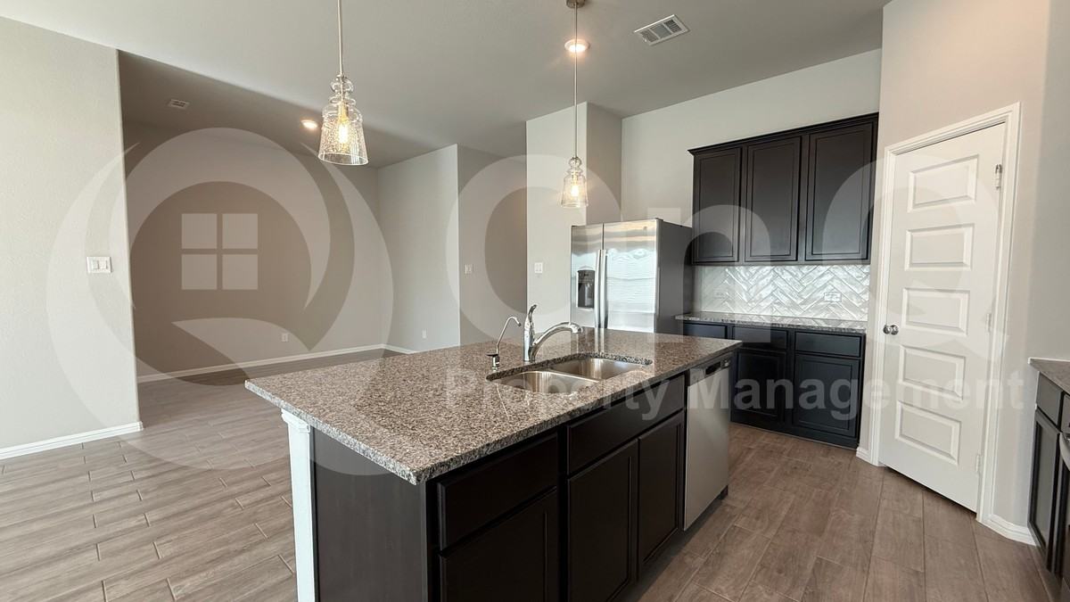 13064 Limestone St - Photo 6 of 20