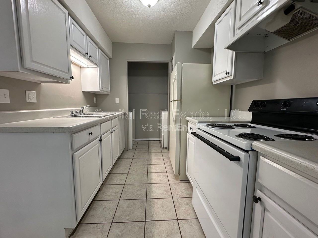 403 Woodhenge Dr Apt A - Photo 3 of 9